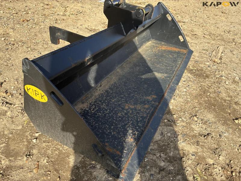 Kirk bucket with bucket holder S30/150 hitch 11