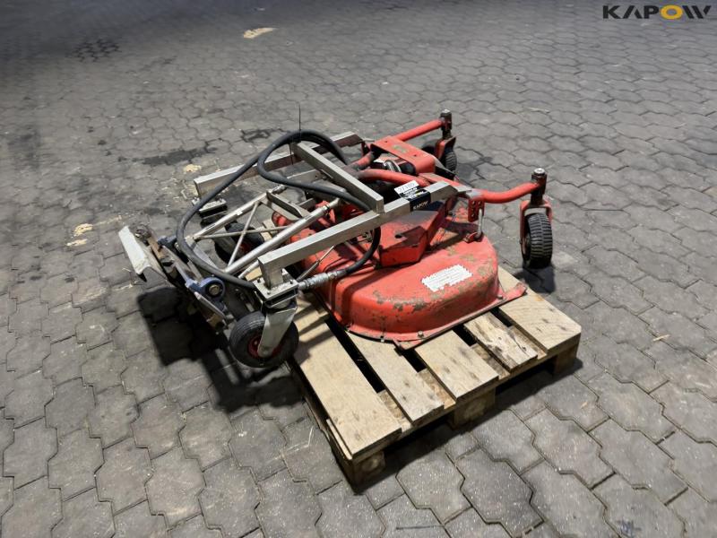 Cutting table with skid steer hitch 5