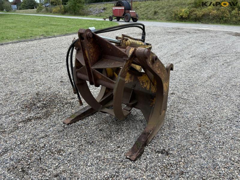 Trunk claw with Volvo hitch 5