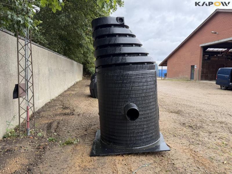 Plastic sewer manhole 4