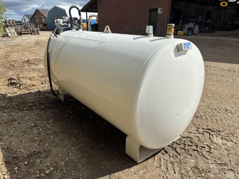 KN beholderfabrik 2500 liter fuel tank 4
