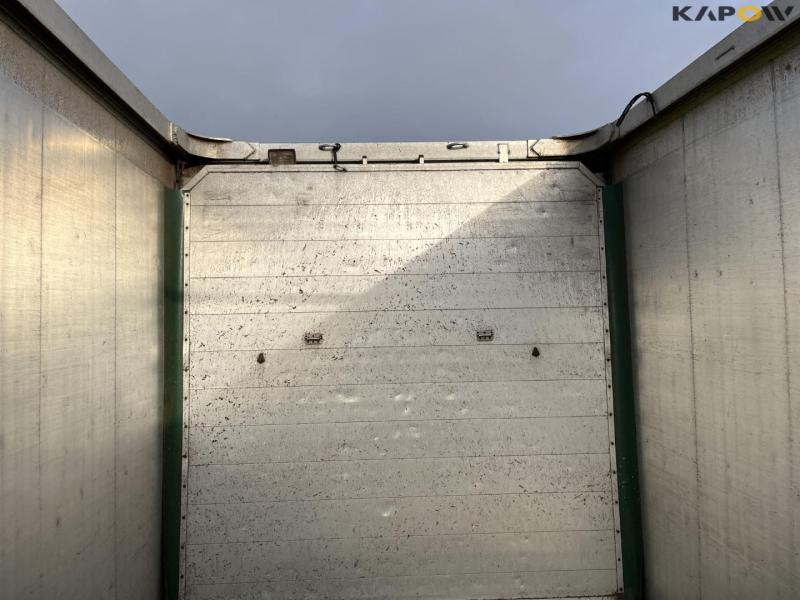 Barely 90 m3 walking floor trailer. 34