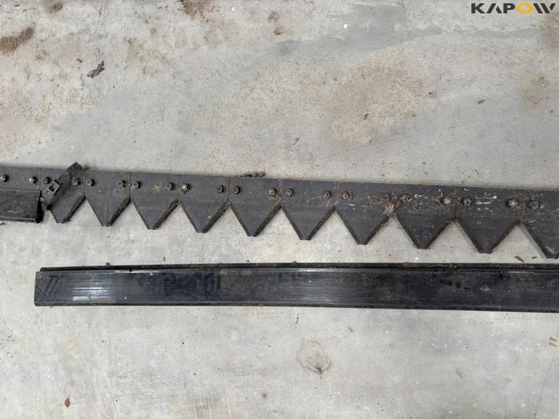 Knife 24 feet 8