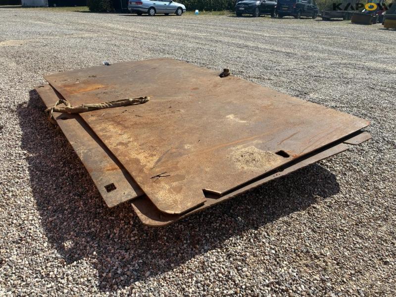 Driver's plates 3