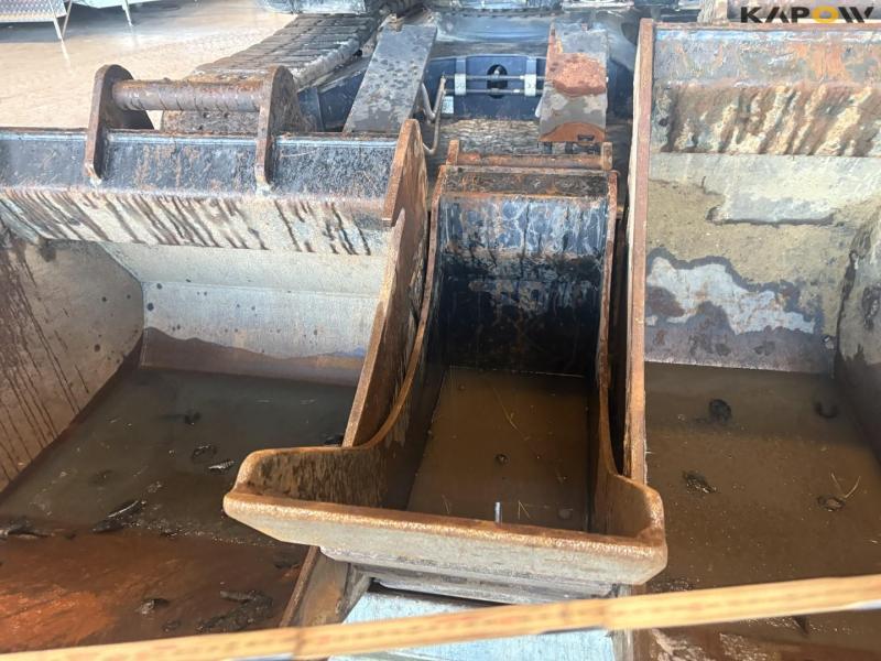 Komatsu PC 138US excavator 11