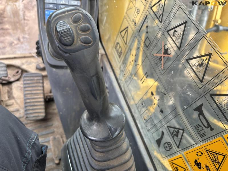 Komatsu PC 450 LC-8 excavator 63