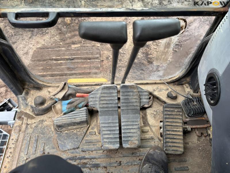 Komatsu PC 450 LC-8 excavator 65