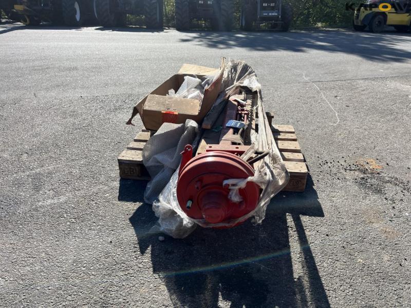 Complete new wagon axle - new 8