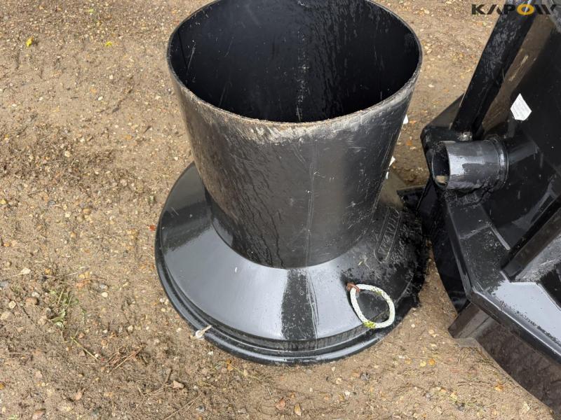 Components for plastic well 17