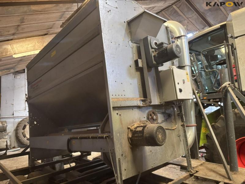 Kongskilde KDC 400 grain cleaner on Wagon 11