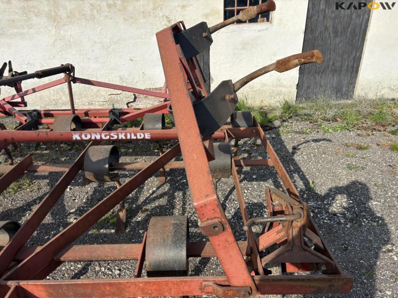 Kongskilde Vibroflex 17 TDS. with spades roller after harrow 15