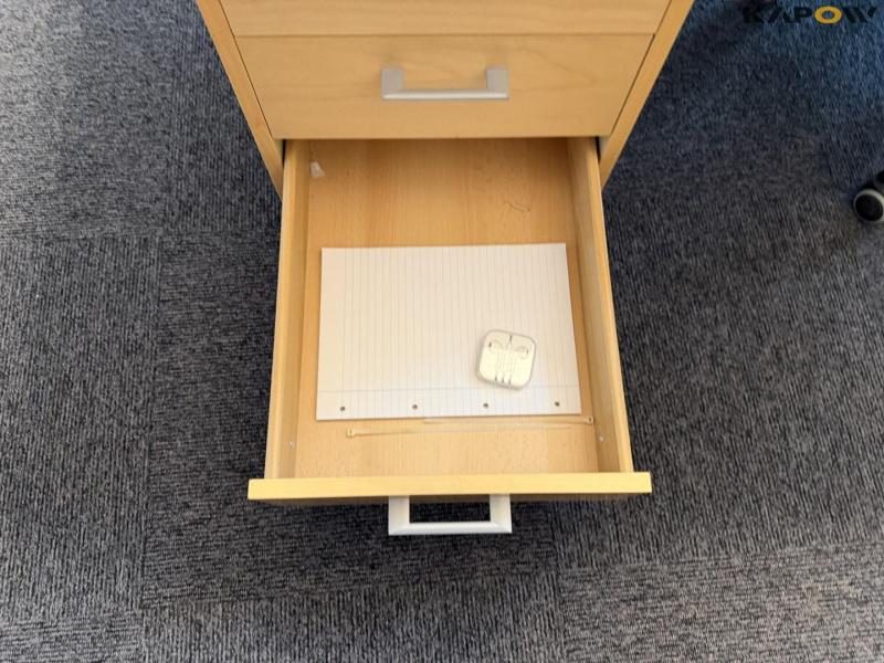 Office furniture 22