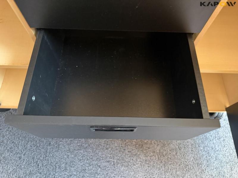 Office furniture 22