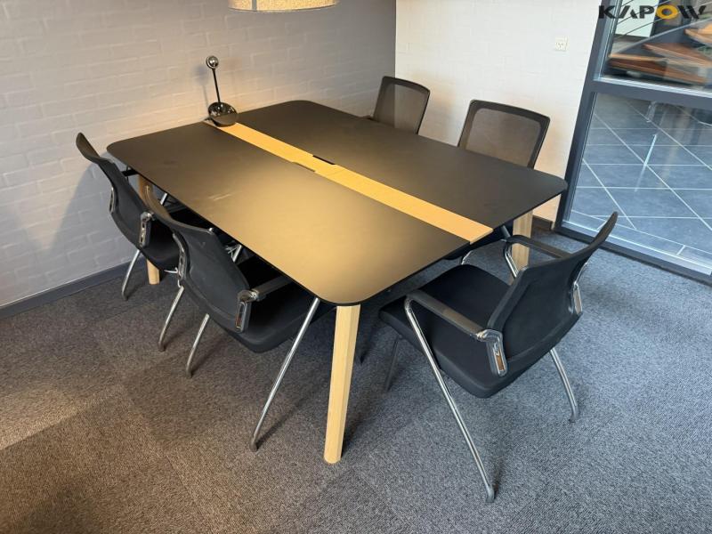 Office furniture 25