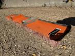Brush for pallet forks 9