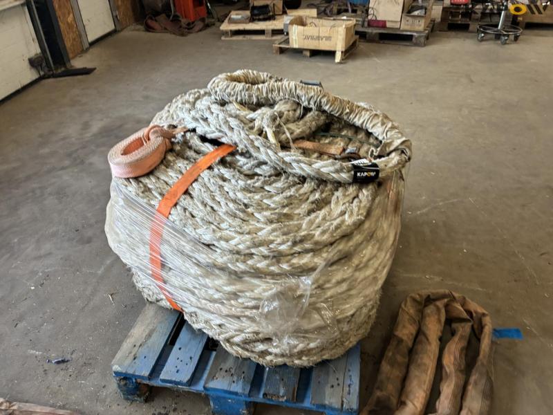 Heavy duty strap and pallet with new rope 9