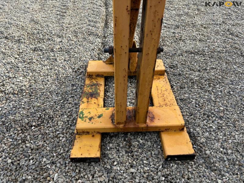 Crane for pallet forks 8