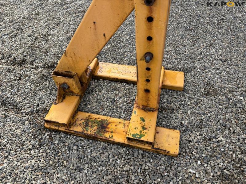 Crane for pallet forks 10