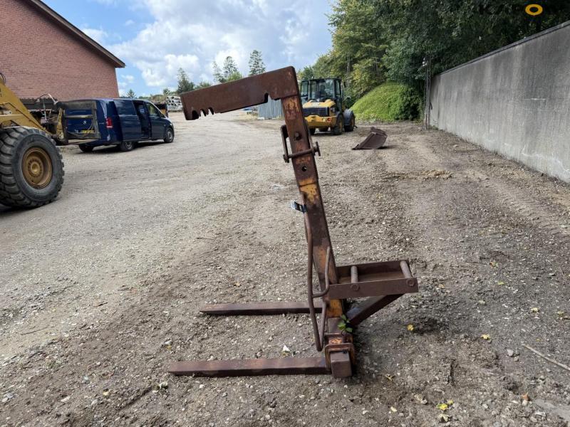 Crane forks with Hydrema hitch 8