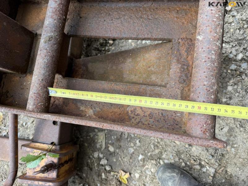 Crane forks with Hydrema hitch 10