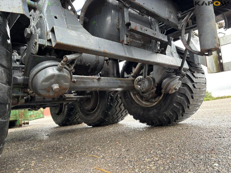 Hooklift truck 3 axles 24