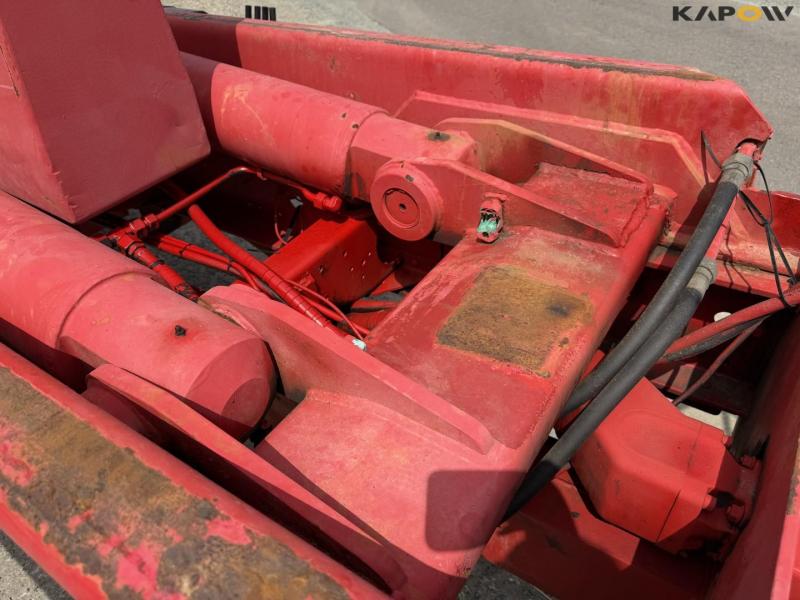 Hooklift truck 22