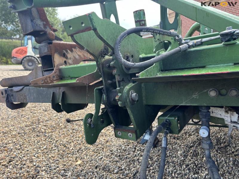 Krone BC101-30 bale wagon 13