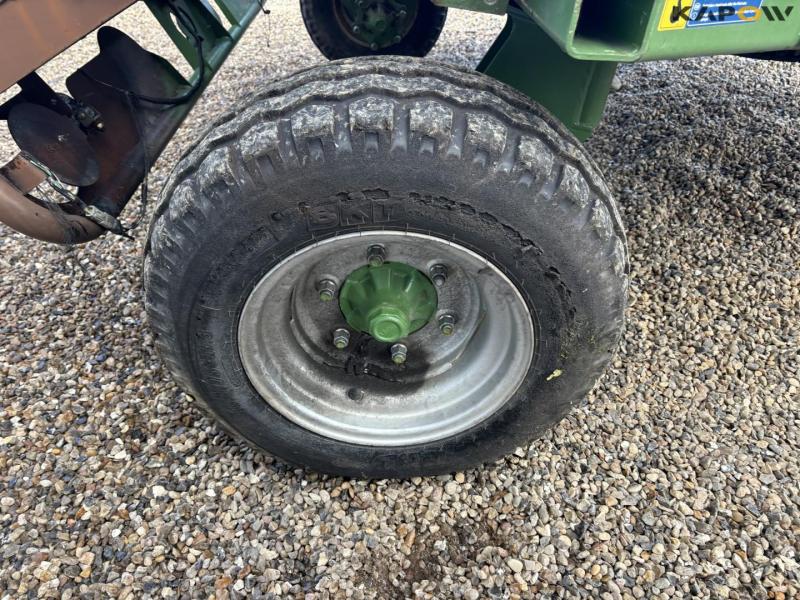 Krone BC101-30 bale wagon 38