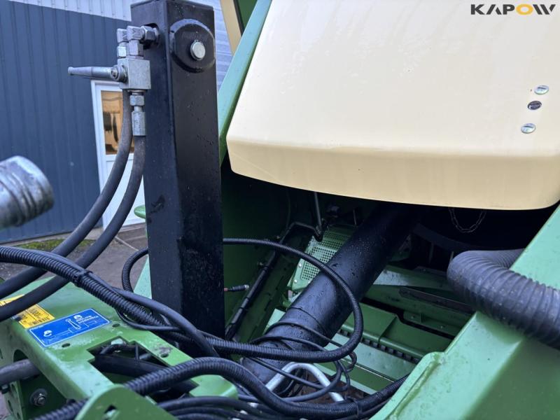 Krone Big Pack 4X4 baler with bale trailer 16