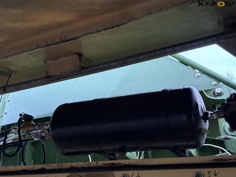 Krone Big Pack 4X4 baler with bale trailer 52