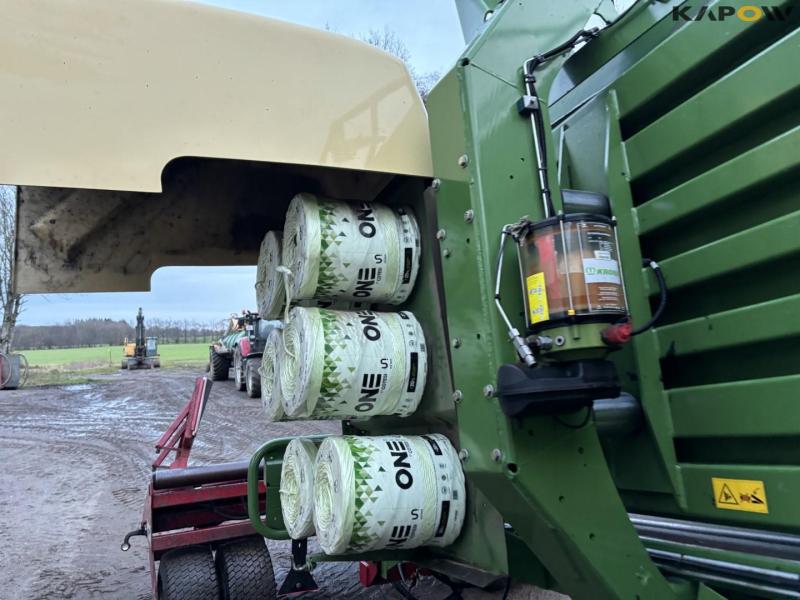 Krone Big Pack 4X4 baler with bale trailer 54