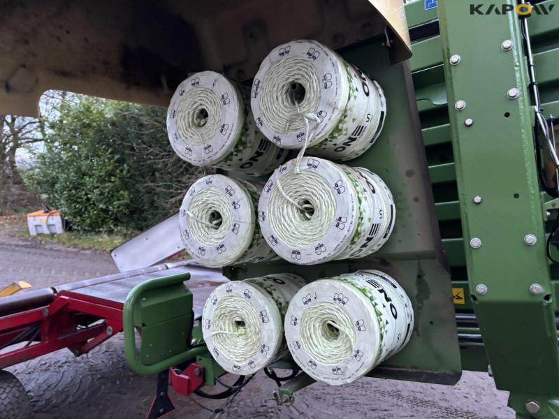 Krone Big Pack 4X4 baler with bale trailer 55