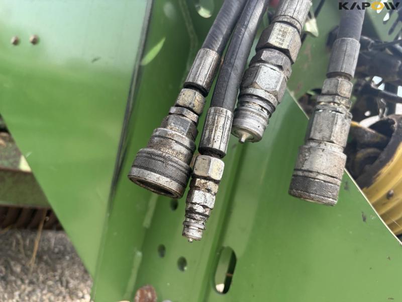 Krone BigPack 890 XC baler 12