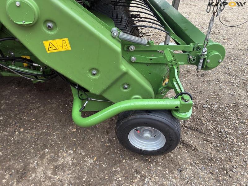 Krone Comprima CF155 XC Plus round baler 20