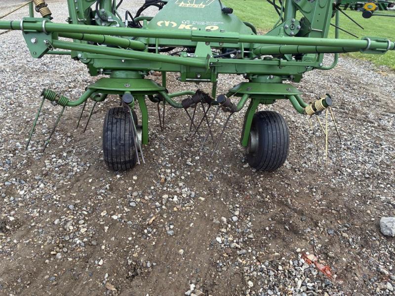 Krone KW 10.02/10 tedder/spreader 17