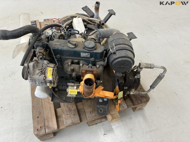 Kubota engine with cooler and hydraulic pump 8