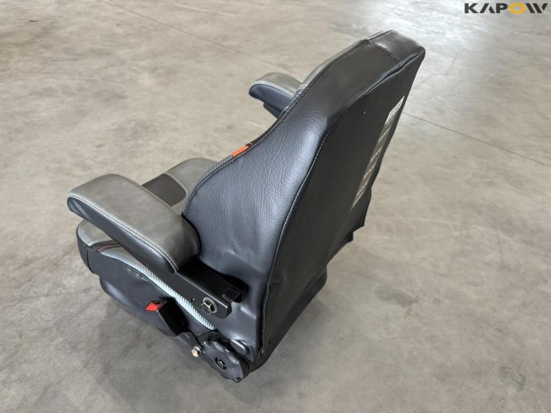 Kubota seat with armrests - new 6