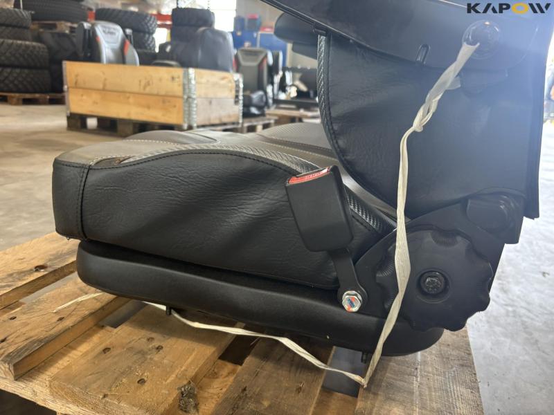Kubota Seat with armrest 2 pcs. - New 17