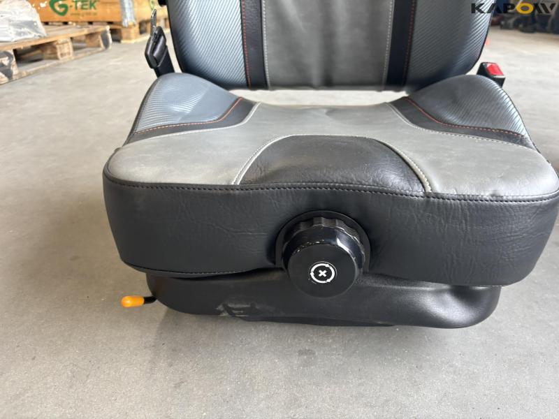 Kubota seats with armrests 2 pieces - new 10