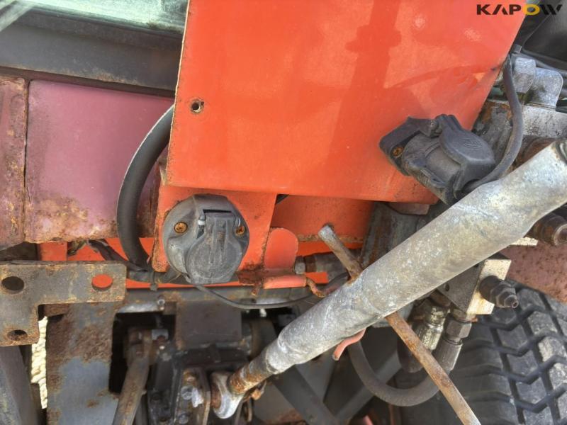 Kubota ST-30 C compact tractor 34