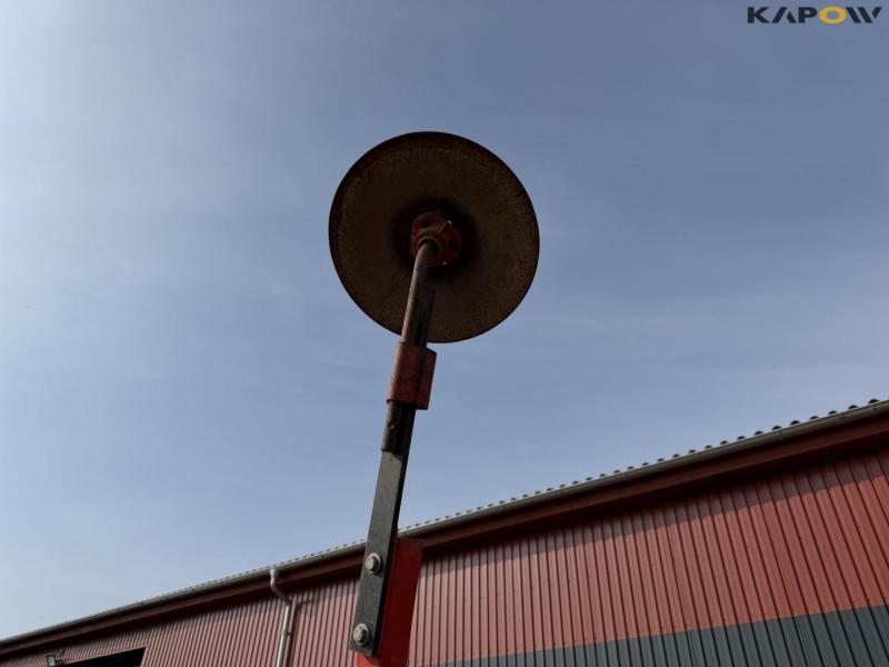 Kuhn 4030 power harrow seeding kit 62