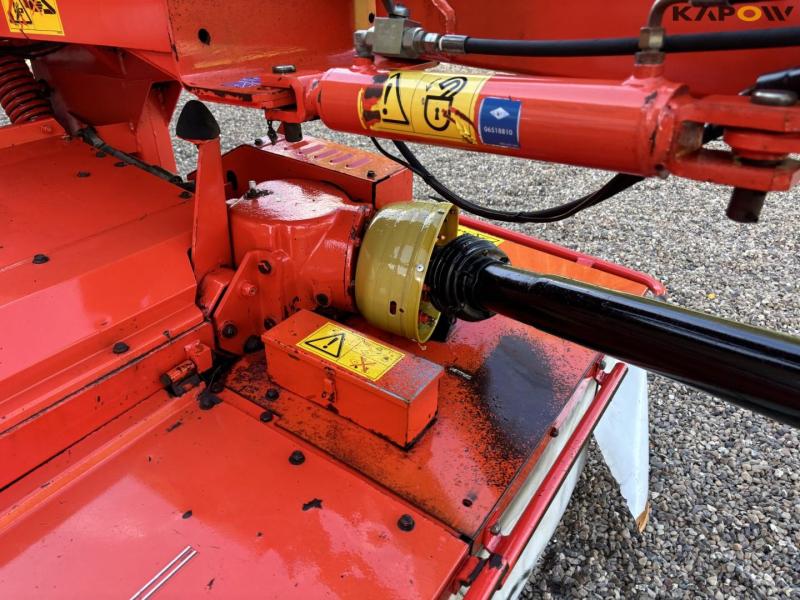Kuhn FC352G windrower 16
