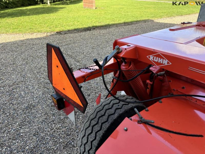 Kuhn FC352G windrower 24