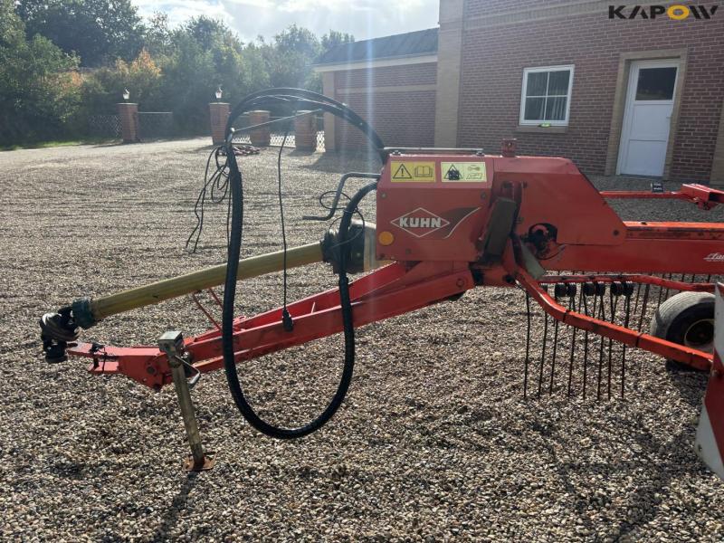 Kuhn GA 7822 rotary rake 28
