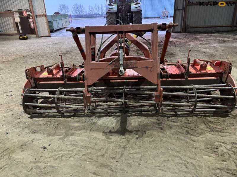 Kuhn HR3002D power harrow 6