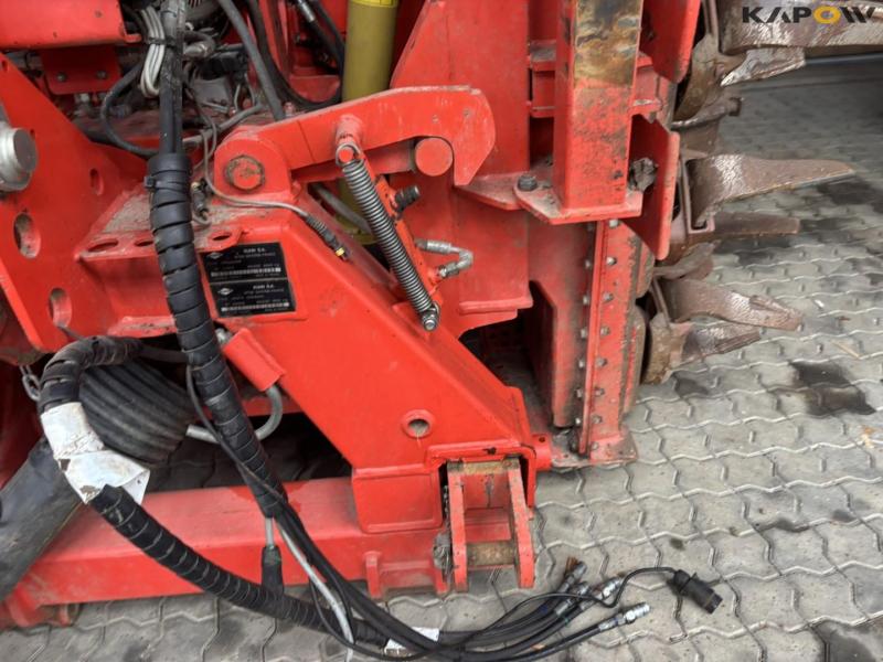Kuhn HR6004 + TF1500 power harrow seeding set 13