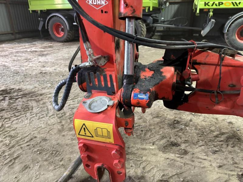 Kuhn multi-master 152 AV 2 furrow front plough 44