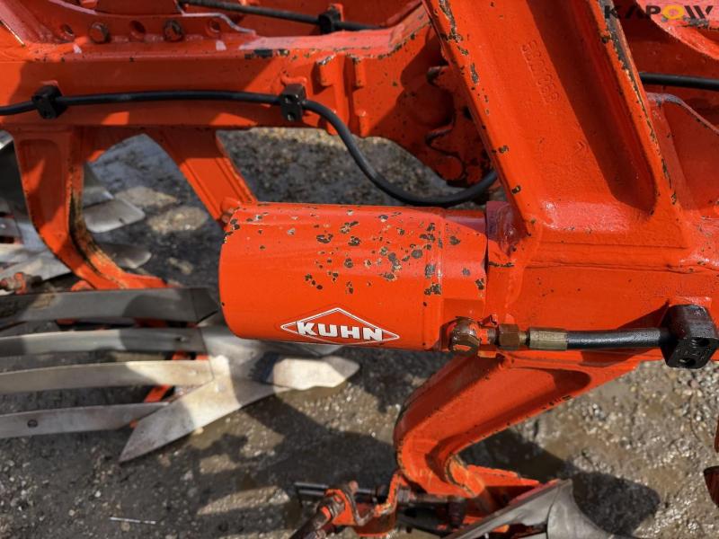 Kuhn Vari-Master 151 5 furrow plough 15