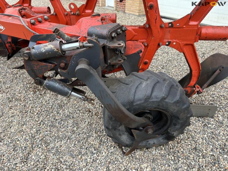 Kuhn Vari-Master 152 5 furrow plough 39