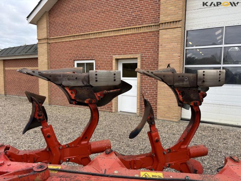 Kuhn Vari-Master 152 5 furrow plough 48